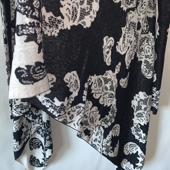 BCBGMaxAzria Ruba Reversible Draped Cardigan Black and White XS/S - Picture 8 of 9
